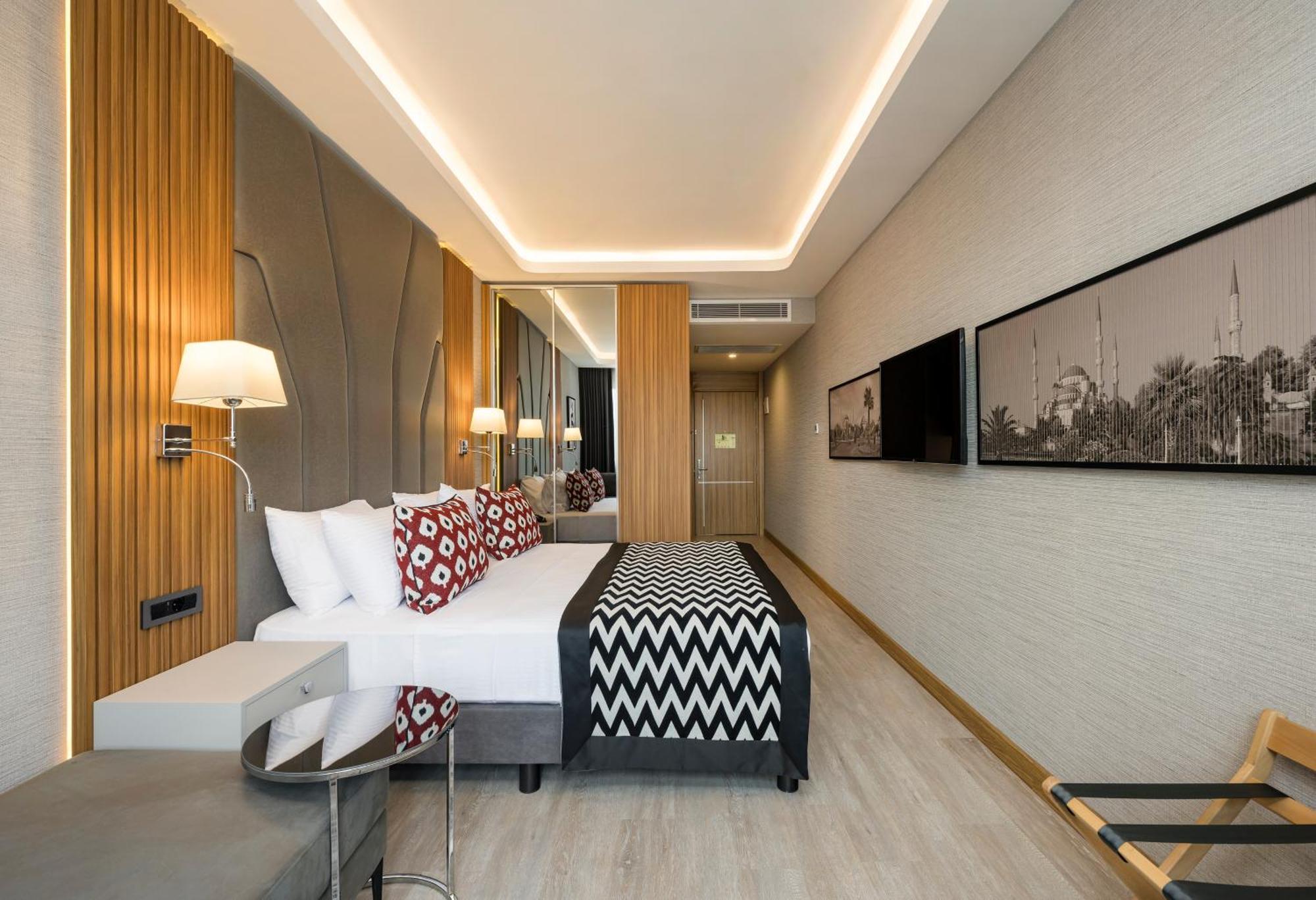 Ramada Encore By Wyndham Istanbul Sisli Exterior photo