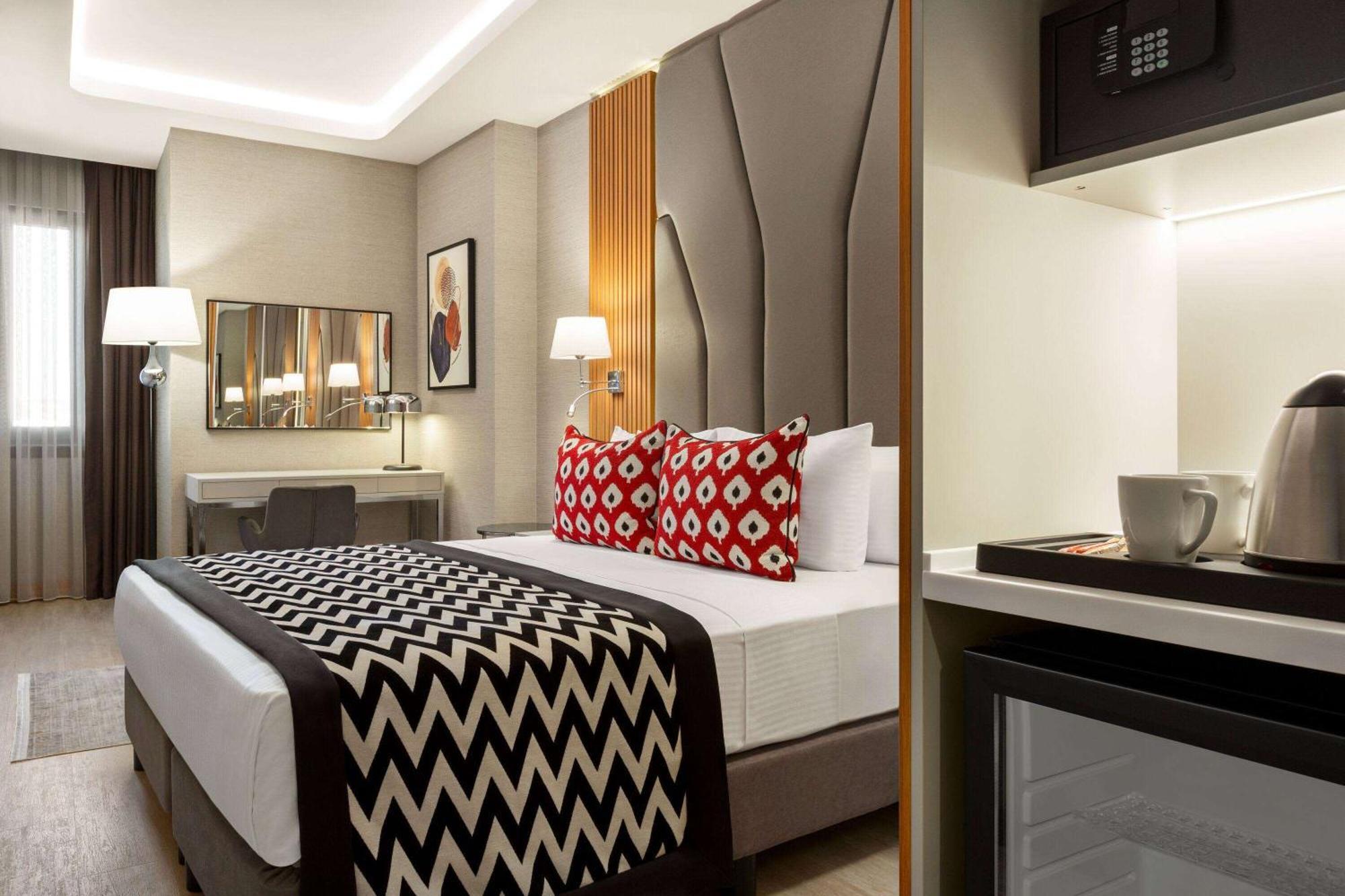 Ramada Encore By Wyndham Istanbul Sisli Exterior photo